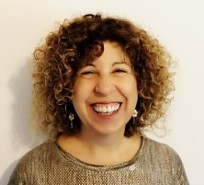 דינה אייזו הרצאה בנושא הומור וצחוק מלווה במקהלת "אלי שיר"