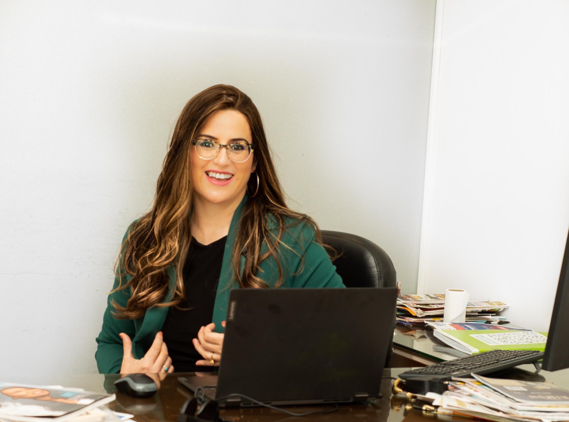 צילום של השדכנית פכטר שרה מהתוכנית וורט